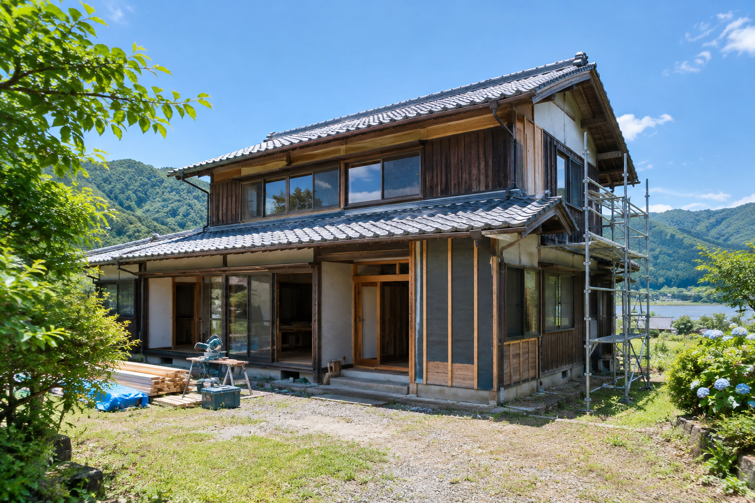 空き家リフォームをイメージした木造住宅の外観